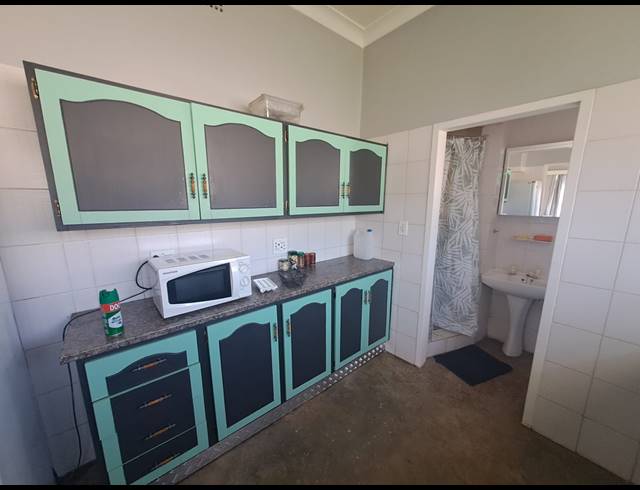 1 BEDROOM FLAT TO LET IN THREE RIVERS
